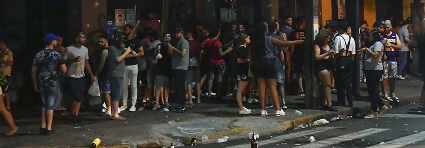 Protestos contra badernas continuam 