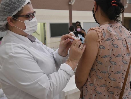 Sábado tem vacinação contra covid em horário especial Sábado tem vacinação contra covid em horário especial