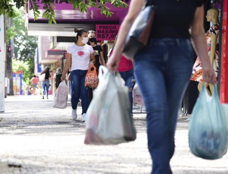 Comércio de Umuarama atenderá normalmente no Carnaval, mas os bancos fecham! Comércio de Umuarama atenderá normalmente no Carnaval, mas os bancos fecham!