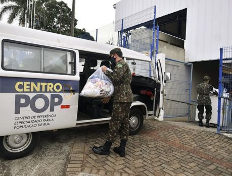 Neste frio, ajude a Campanha do Agasalho do Centro Pop 