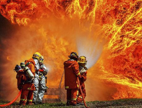 Criado no Paraná o Agosto Cinza, mês do combate a incêndios e queimadas Criado no Paraná o Agosto Cinza, mês do combate a incêndios e queimadas