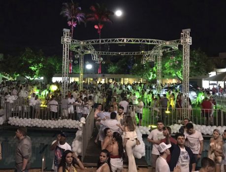 Umuarama Country Club confirma seu tradicional Réveillon! Umuarama Country Club confirma seu tradicional Réveillon!
