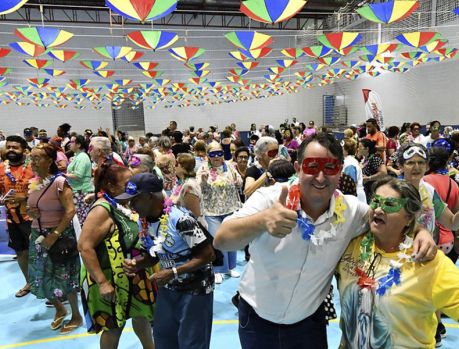 Umuarama: Carnaval da Saudade foi um sucesso! Umuarama: Carnaval da Saudade foi um sucesso!