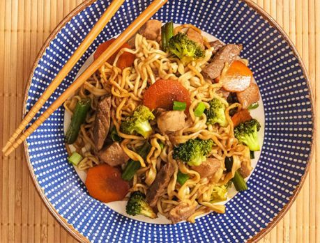 ACEU anuncia mais um tradicional yakissoba ACEU anuncia mais um tradicional yakissoba