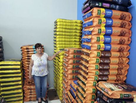 Saau arrecada 2.400 kg de ração na Expo Umuarama Saau arrecada 2.400 kg de ração na Expo Umuarama