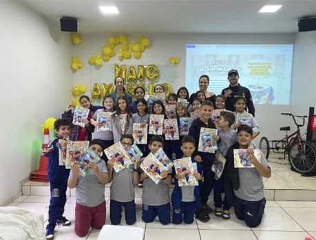 Escolinha de Trânsito de Umuarama: formando futuros motoristas Escolinha de Trânsito de Umuarama: formando futuros motoristas
