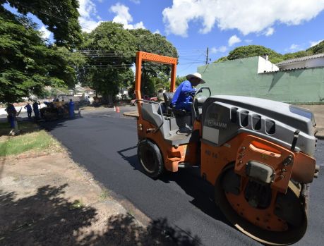 PREFEITURA CUIDA BEM DAS VIAS DE UMUARAMA!