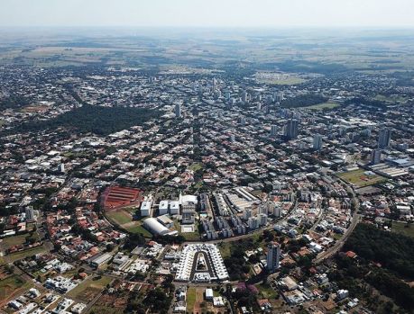 COM O EXODO RURAL, UMUARAMA FICOU MAIS POPULOSA... COM O EXODO RURAL, UMUARAMA FICOU MAIS POPULOSA...