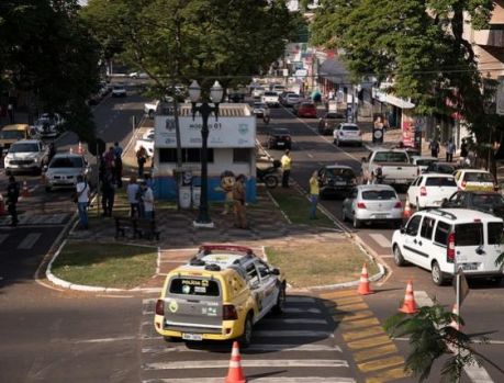 O PARANÁ TEM QUASE 5 MILHÕES DE AUTOMÓVEIS NAS RUAS! O PARANÁ TEM QUASE 5 MILHÕES DE AUTOMÓVEIS NAS RUAS!