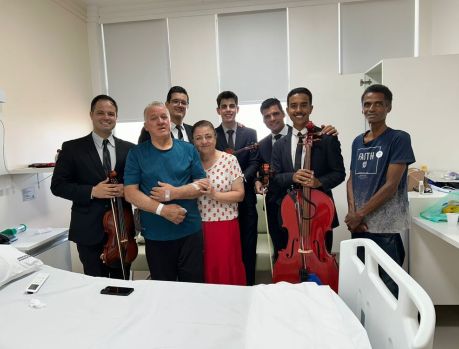 MÚSICA CRISTÃ ENCANTA COM FÉ E PAZ PACIENTES DO CEMIL MÚSICA CRISTÃ ENCANTA COM FÉ E PAZ PACIENTES DO CEMIL