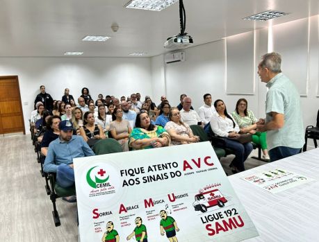 CEMIL REÚNE PREFEITOS E SECRETÁRIOS DE SAÚDE DA REGIÃO CEMIL REÚNE PREFEITOS E SECRETÁRIOS DE SAÚDE DA REGIÃO