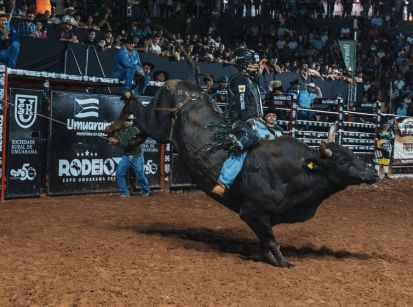 RODEIO SHOW NACIONAL DA EXPO UMUARAMA COM ENTRADA GRATUITA