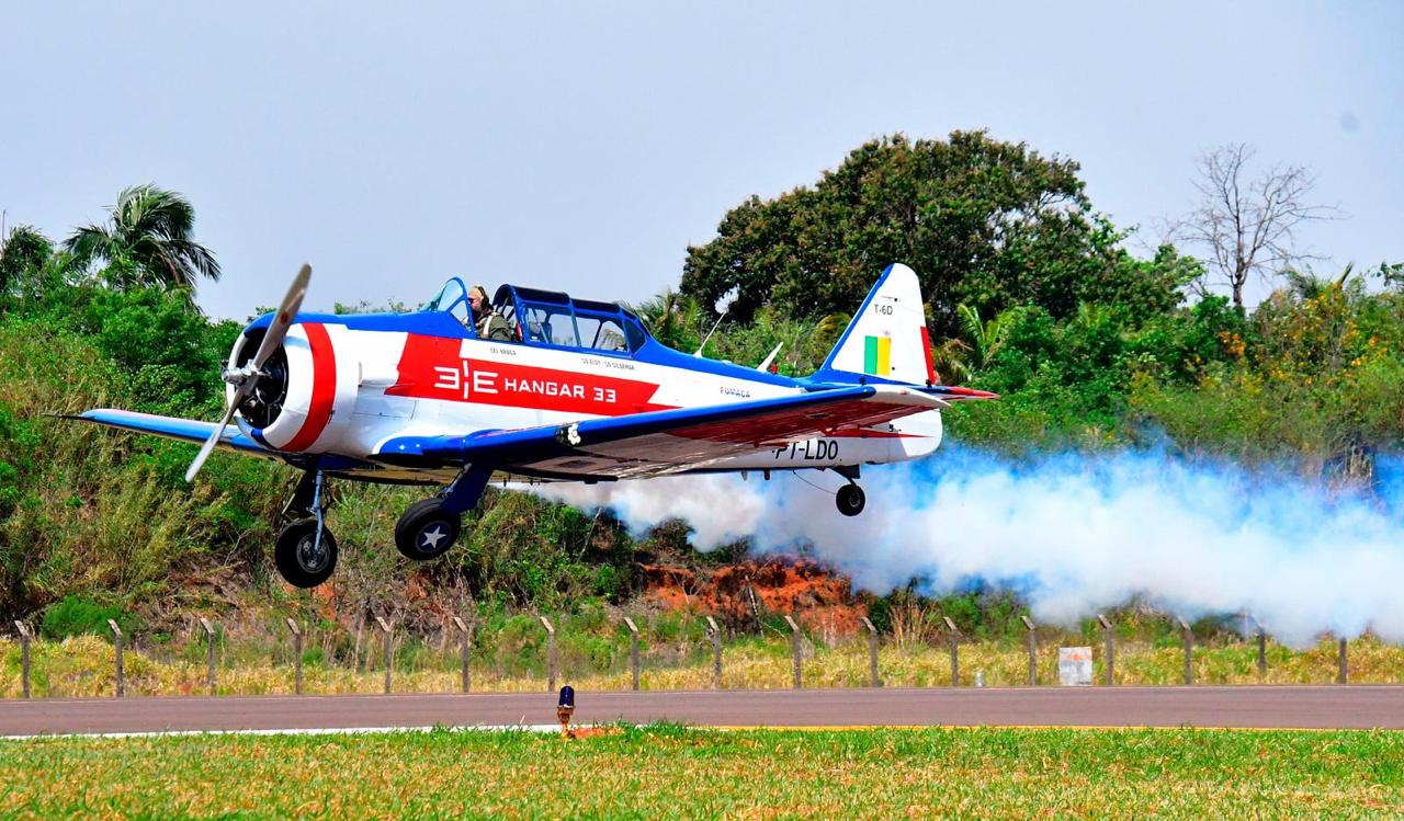 UMA MULTIDÃO ASSISTIU O ESPETACULAR UMUARAMA AIR SHOW