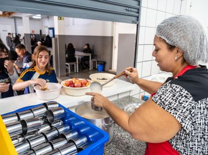 + DE 1 MILHÃO DE REFEIÇÕES SÃO SERVIDAS NAS ESCOLAS