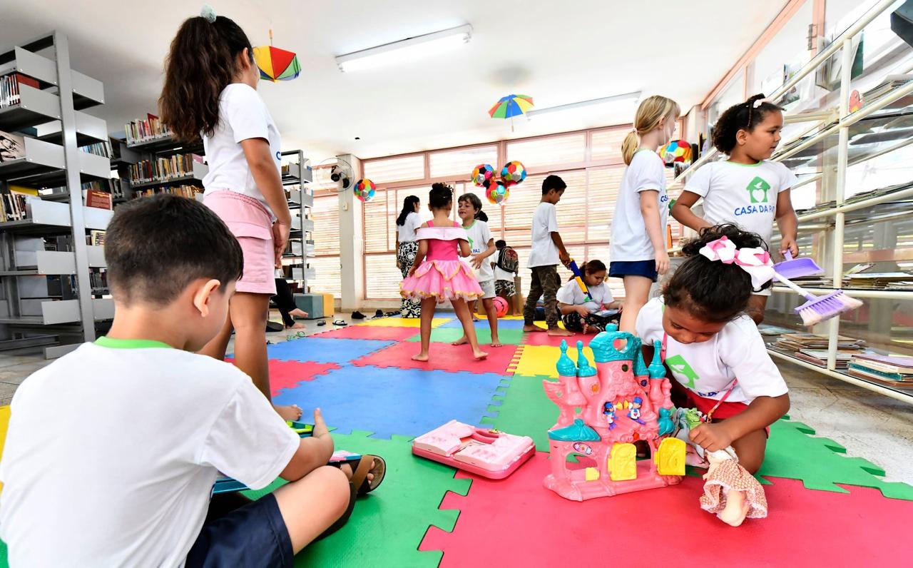 A Biblioteca Rocha Pombo promoverá a "Semana de Férias"