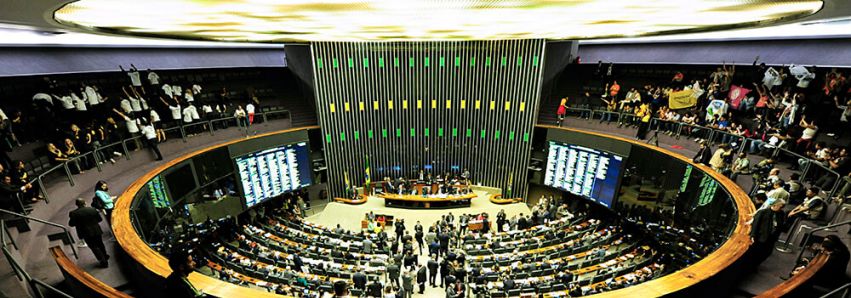 Deputados querem o fim dos Feriados!