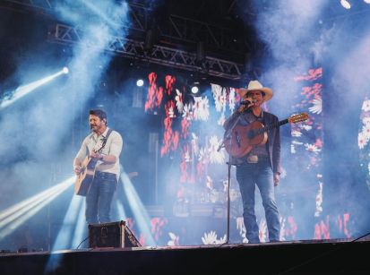 Jads e Jadson emocionam a multidão na Expo Umuarama!!!