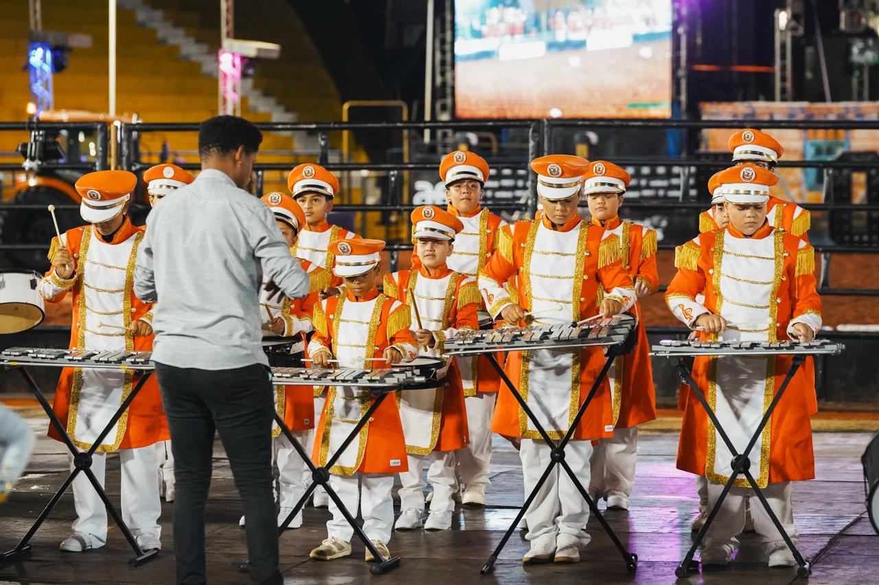 Desfile de fanfarra foi o maior sucesso na Expo Umuarama
