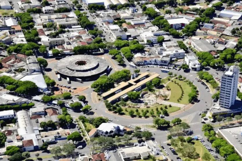 Praça da Bíblia de Umuarama vai virar estacionamento público!