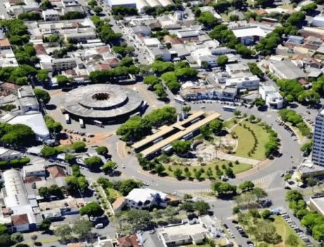 Praça da Bíblia de Umuarama vai virar estacionamento público!