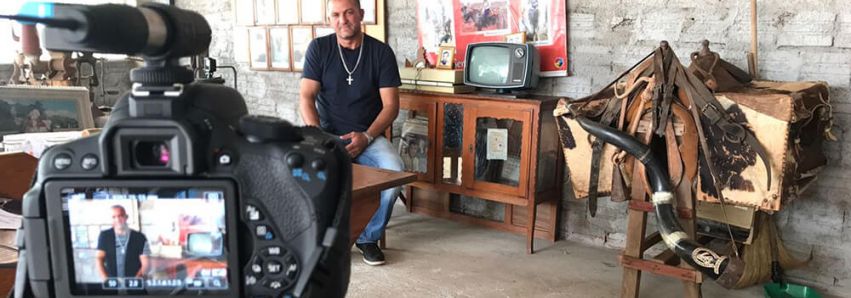 Poeta realiza seu sonho: lançar livro!   