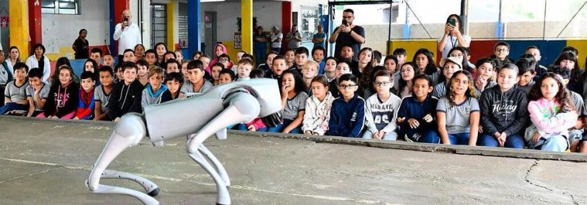 “Tecnocão” encanta alunos da rede municipal durante visitas às escolas