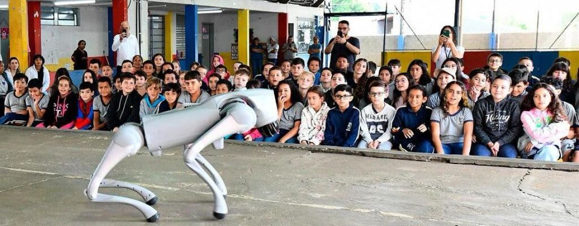 “Tecnocão” encanta alunos da rede municipal durante visitas às escolas