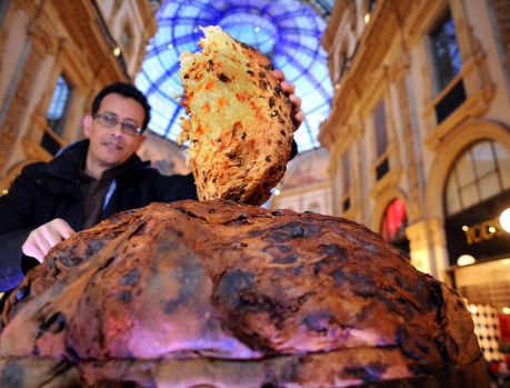 Recorde: Italianos fizeram o maior ‘panettone’ do mundo! Recorde: Italianos fizeram o maior ‘panettone’ do mundo!