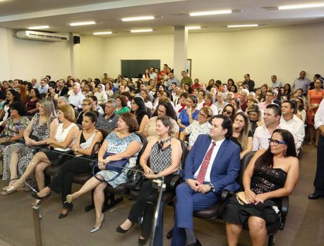 Legislativo de Umuarama outorga o Título Mulher Cidadã Legislativo de Umuarama outorga o Título Mulher Cidadã