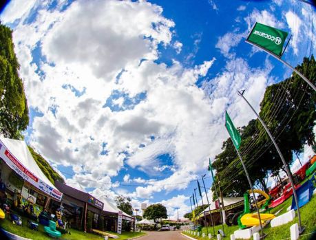Curtam o céu azul e a Expo na lente do genial Danilo Martins! Curtam o céu azul e a Expo na lente do genial Danilo Martins!