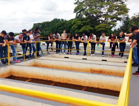 Estudantes do IFPR visitaram a Sanepar no Dia Mundial da Água