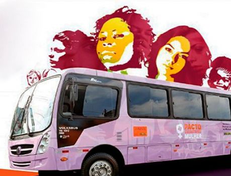 Ônibus lilás traz orientação às mulheres de Umuarama Ônibus lilás traz orientação às mulheres de Umuarama