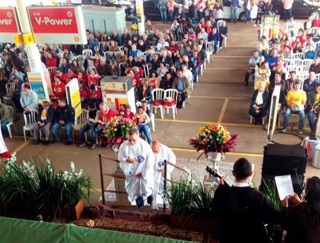 Santa Missa pelas vítimas da rodovia PR 323 será na terça-feira Santa Missa pelas vítimas da rodovia PR 323 será na terça-feira