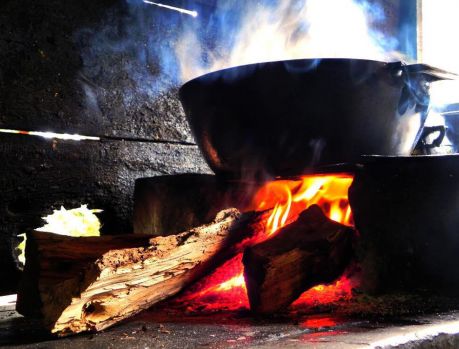 É o fim da picada! Voltamos aos tempos do fogão à lenha!!! É o fim da picada! Voltamos aos tempos do fogão à lenha!!!