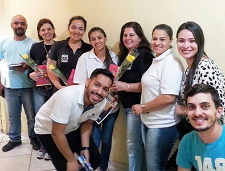 Mães presidiárias recebem palavras de Esperança Mães presidiárias recebem palavras de Esperança