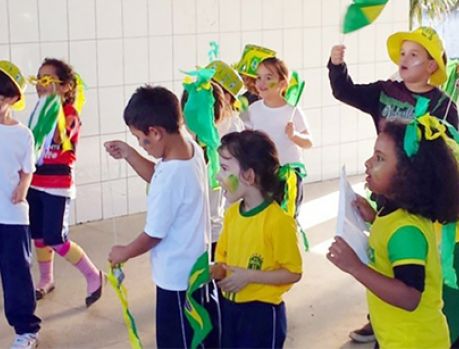 Escolas poderão dispensar alunos nos turnos dos jogos do Brasil Escolas poderão dispensar alunos nos turnos dos jogos do Brasil