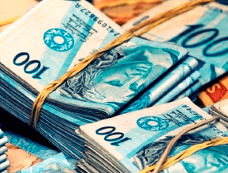 Antecipação do 13º dos servidores injeta R$ 4,5 milhões na economia! Antecipação do 13º dos servidores injeta R$ 4,5 milhões na economia!